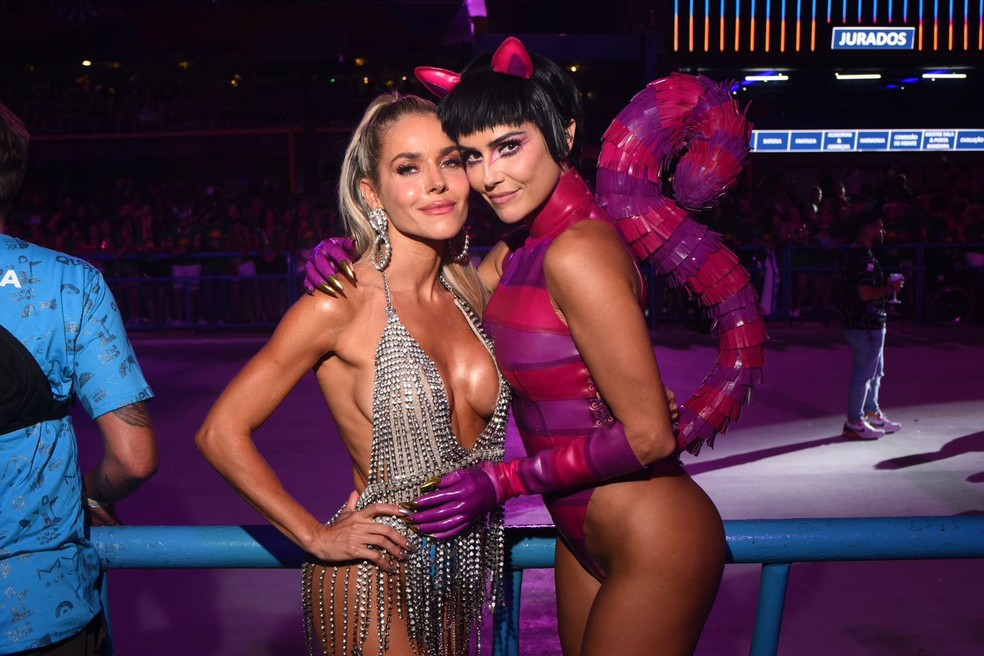 Deborah Secco e Monique Alfradique — Foto: Alê Virgílio/Ed. Globo