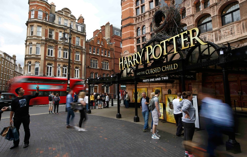 Teatro em Londresanuncia estreia da peÃ§a 'Harry Potter e a crianÃ§a amaldiÃ§oada' (Foto: Reuters/Peter Nicholls)