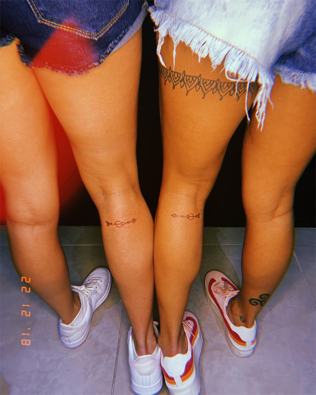 Gabriela Pugliesi e Mari Gonzalez fazem tatuagens iguais (Foto: Reprodução/Instagram)