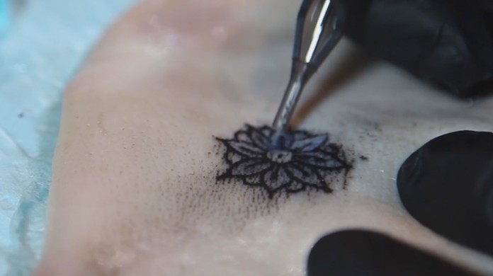 Alergia a adesivo tinta de tatuagem Novo Tipo De Tatuagem Muda De Cor Para Controlar A Diabetes Bem Estar G1