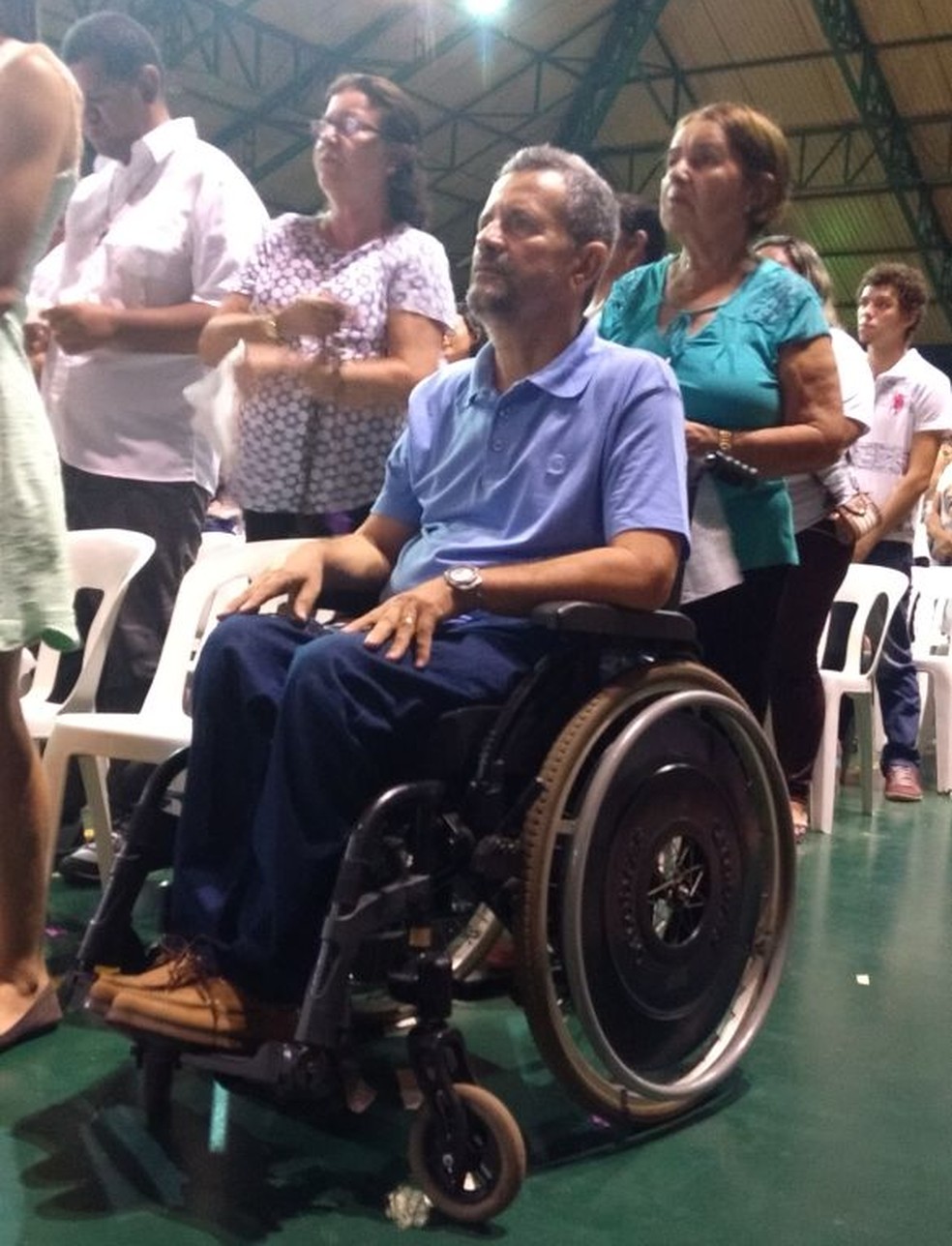 Decreci Lopes participa todos os anos da procissão e missa de Nossa Senhora Aparecida (Foto: Luan Cesar/G1)