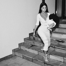 A blogger Thássia Naves foi de Kim Kardashian, com direito até a sua fake North West