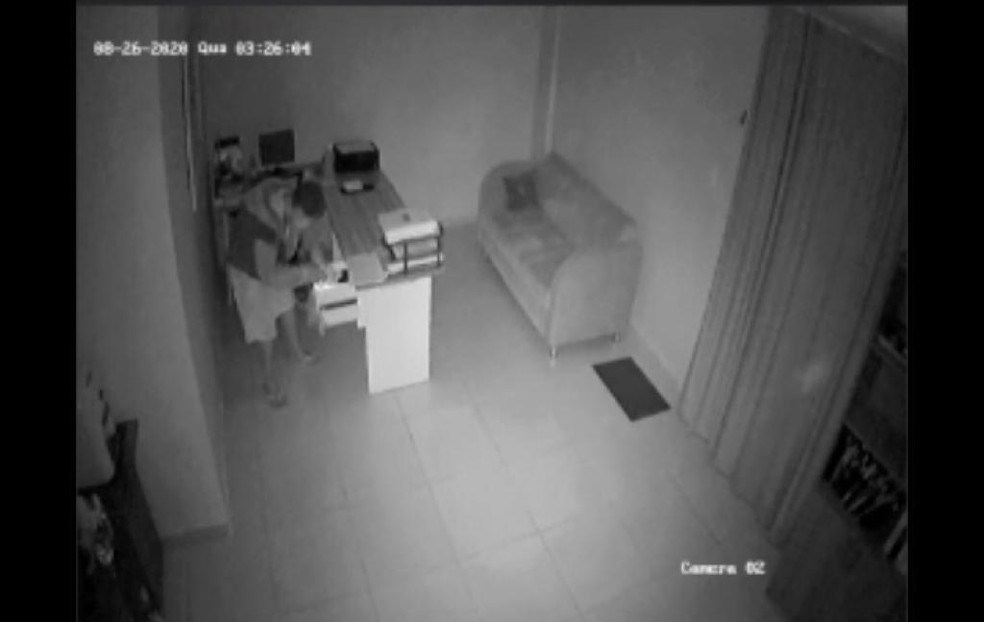 Bandidos arrombam escritório de contabilidade em Natal — Foto: Reprodução