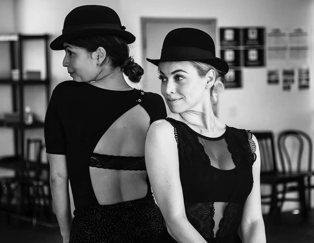 Emanuelle Araújo e Carol Costa nos ensaios de Chicago (Foto: Arquivo pessoal)