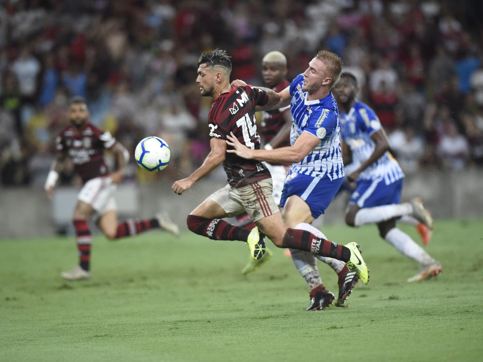 Flamengo x Avaí: Arrascaeta em campo — Foto: André Durão