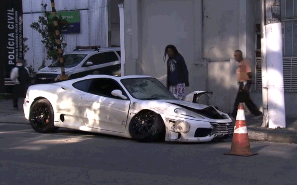 Acidende Em Sp Ferrari Porsche Videos