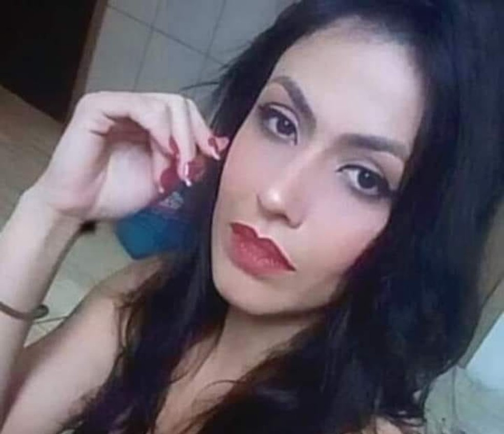 Mulher é morta a facadas após defender filho de 14 anos agredido por vizinho em SC, diz polícia