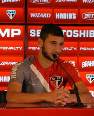Boschilia sonha seguir Kaká e Lucas, mas diz: 