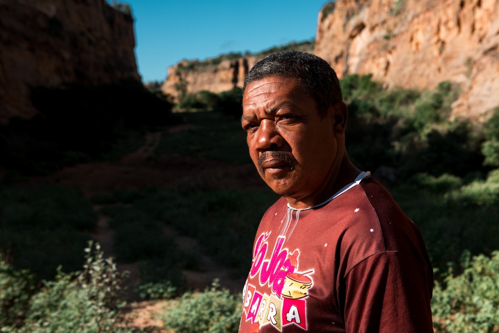 Milton Santos Nascimento, cacique da tribo dos Pankarares, que vive na região da Baixa do Chico — Foto: Marcelo Brandt/G1