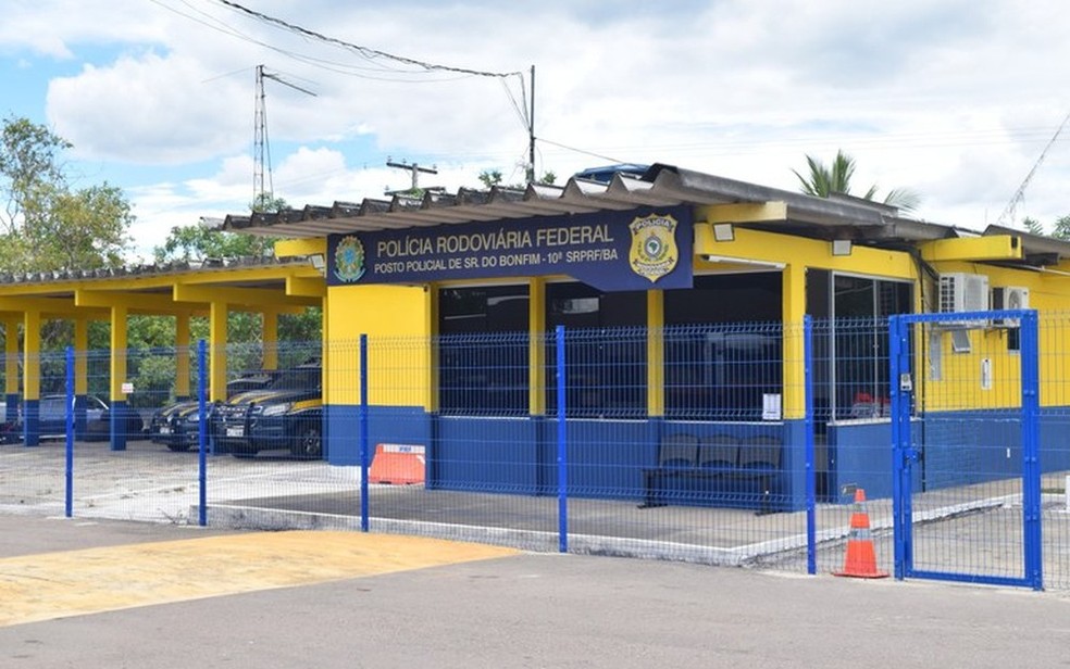 Dois homens suspeitos de aplicar golpes em idosos no Piauí são presos na BA — Foto: Divulgação / Polícia Rodoviária Federal