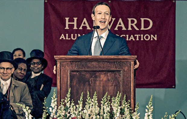 Em Harvard, Zuckerberg defendeu a ideia de renda mínima garantida pelo Estado. O dono do Face não está sozinho nessa cruzada social (Foto: Paul Morotta/Getty Images)