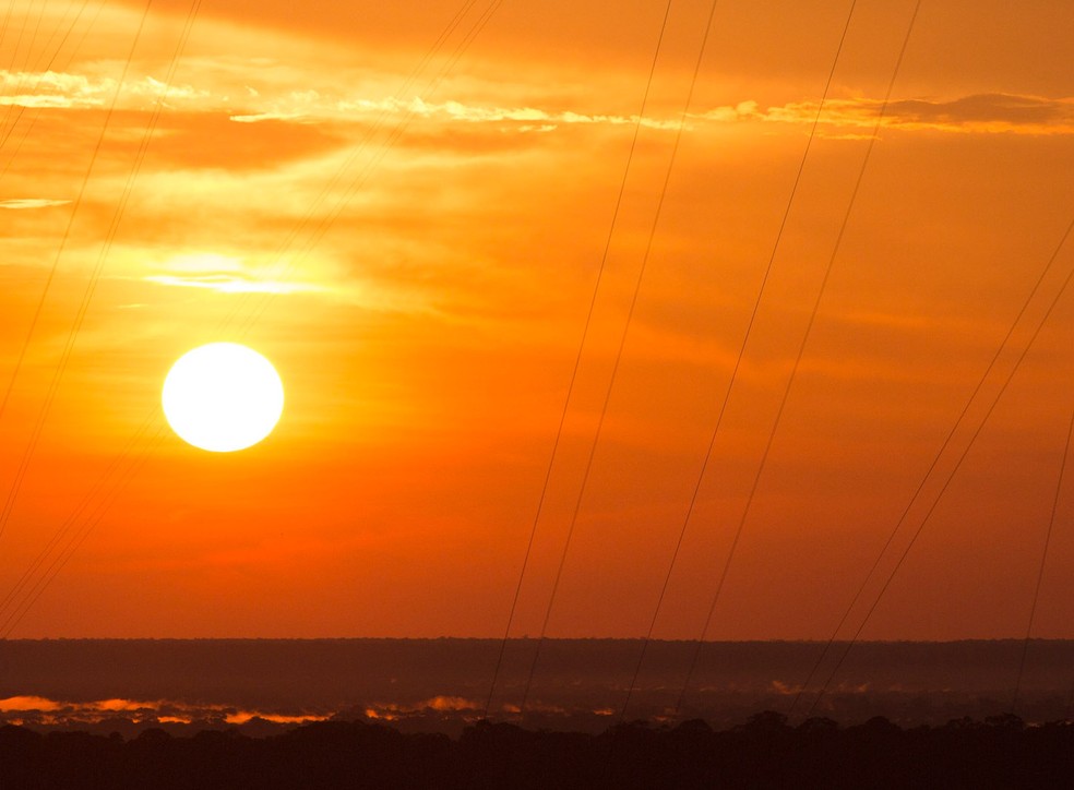 São Sebastião registra 40ºC e tem dia mais quente do ano — Foto: Bruno Kelly/Reuters