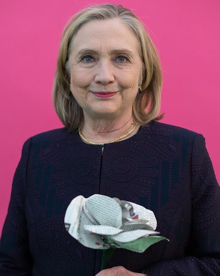 Hillary Clinton (Foto: Billie Charity⁣)