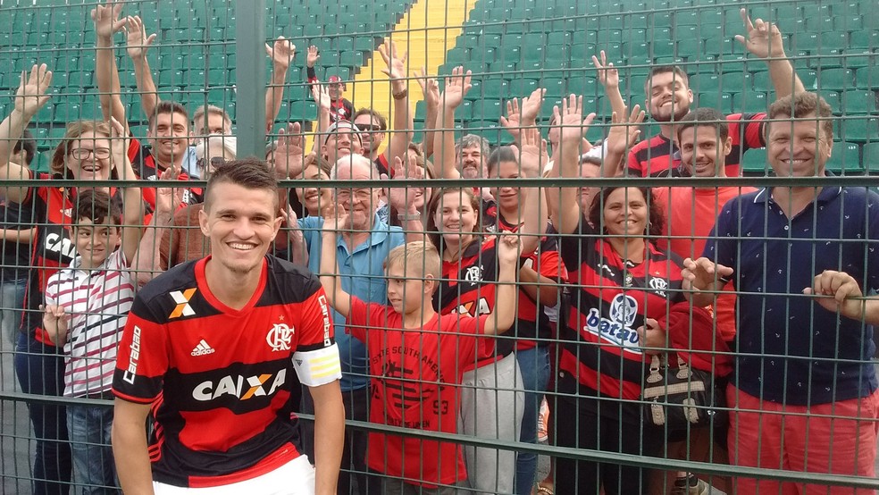 Dener quando jogava pelo sub-20 do Flamengo  &mdash; Foto: Twitter/Flamengo