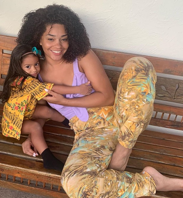 Juliana e a filha (Foto: Reprodução Instagram)