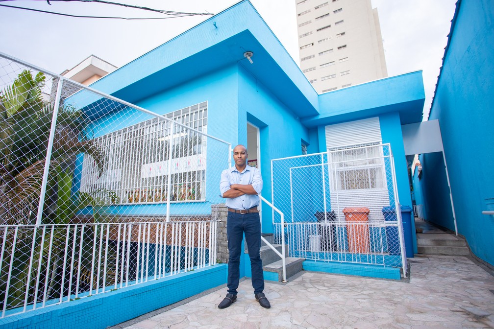 O enfermeiro Guilherme planejou o investimento em sua casa de repouso, mas se deparou com desafios maiores que o esperado; para ele, clima ainda Ã© de cautela. â Foto: Celso Tavares/G1