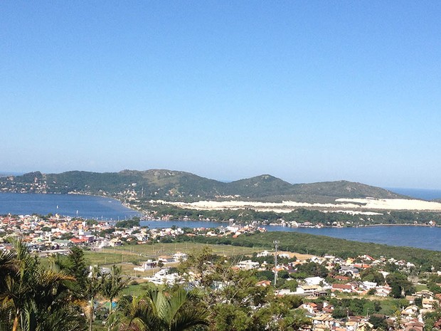 Vista do Morro da Lagoa da Conceição, no Leste da Ilha (Foto: Lisandra Nienkoetter/G1 SC)