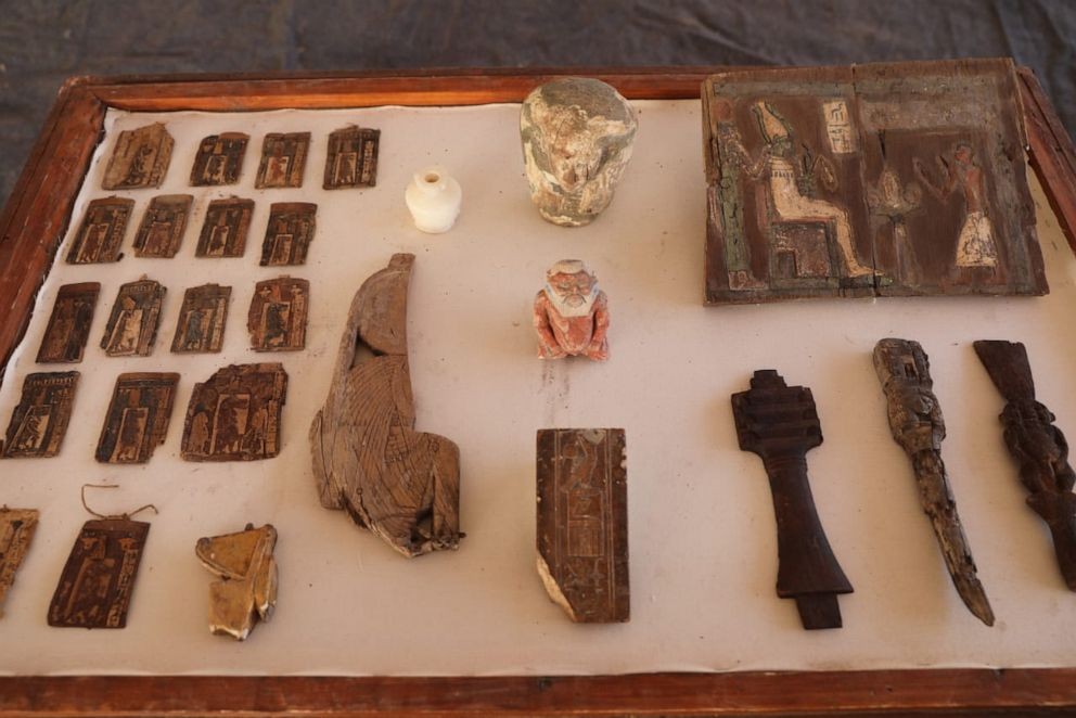 Múmias descobertas no Egito (Foto: Ministério de Antiguidades/Reprodução)
