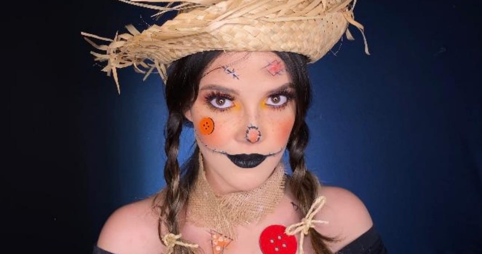Maquiadora Do Interior De Sp Ensina Fazer Maquiagem De Espantalho Para Halloween Video Itapetininga E Regiao G1 Maquiagem halloween estilo com zíper no rosto. sp ensina fazer maquiagem