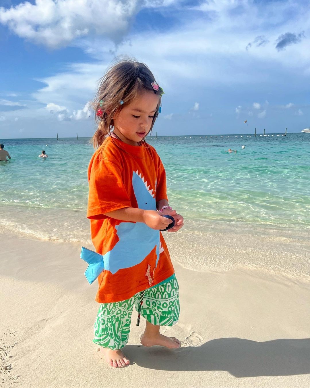 Zoe é fotografa da praia pelos pais (Foto: Reprodução/Instagram)
