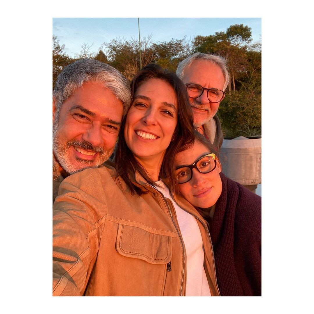 Natasha Dantas com William Bonner, Renata Vasconcellos e Carlos Henrique Schroeder (Foto: Reprodução Instagram)