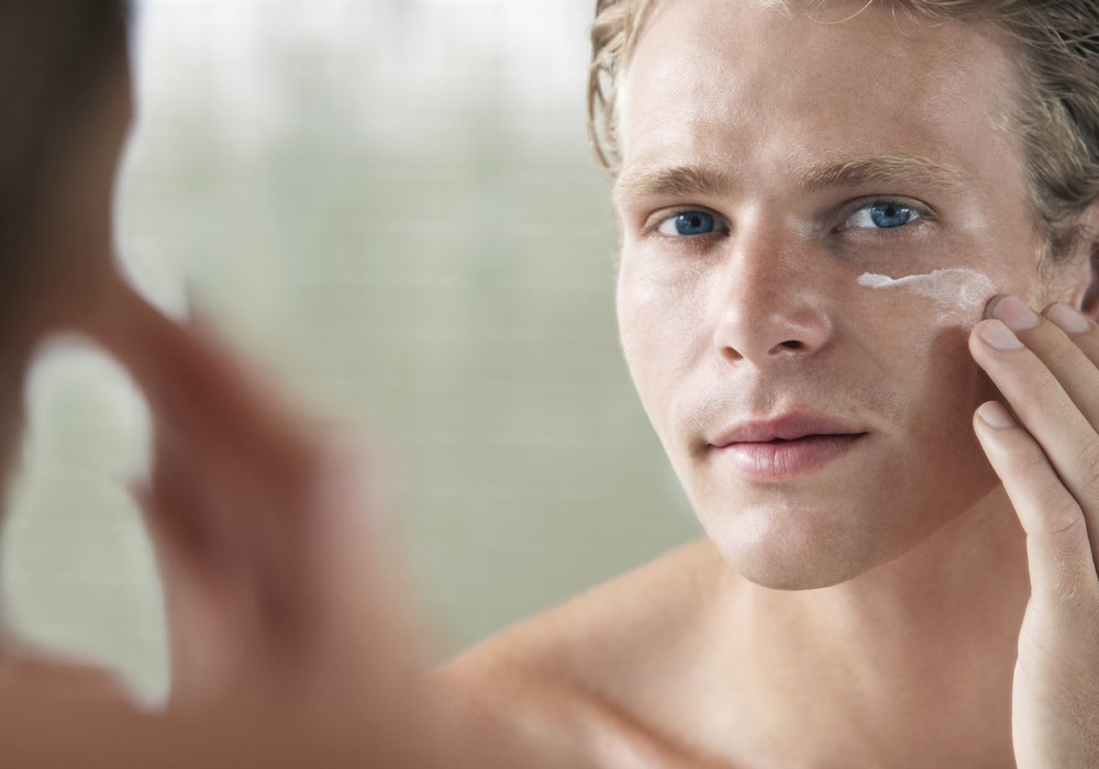 Consumo masculino de cosméticos representou faturamento de US$ 4,5 bi em 2013 (Foto: Thinkstock)