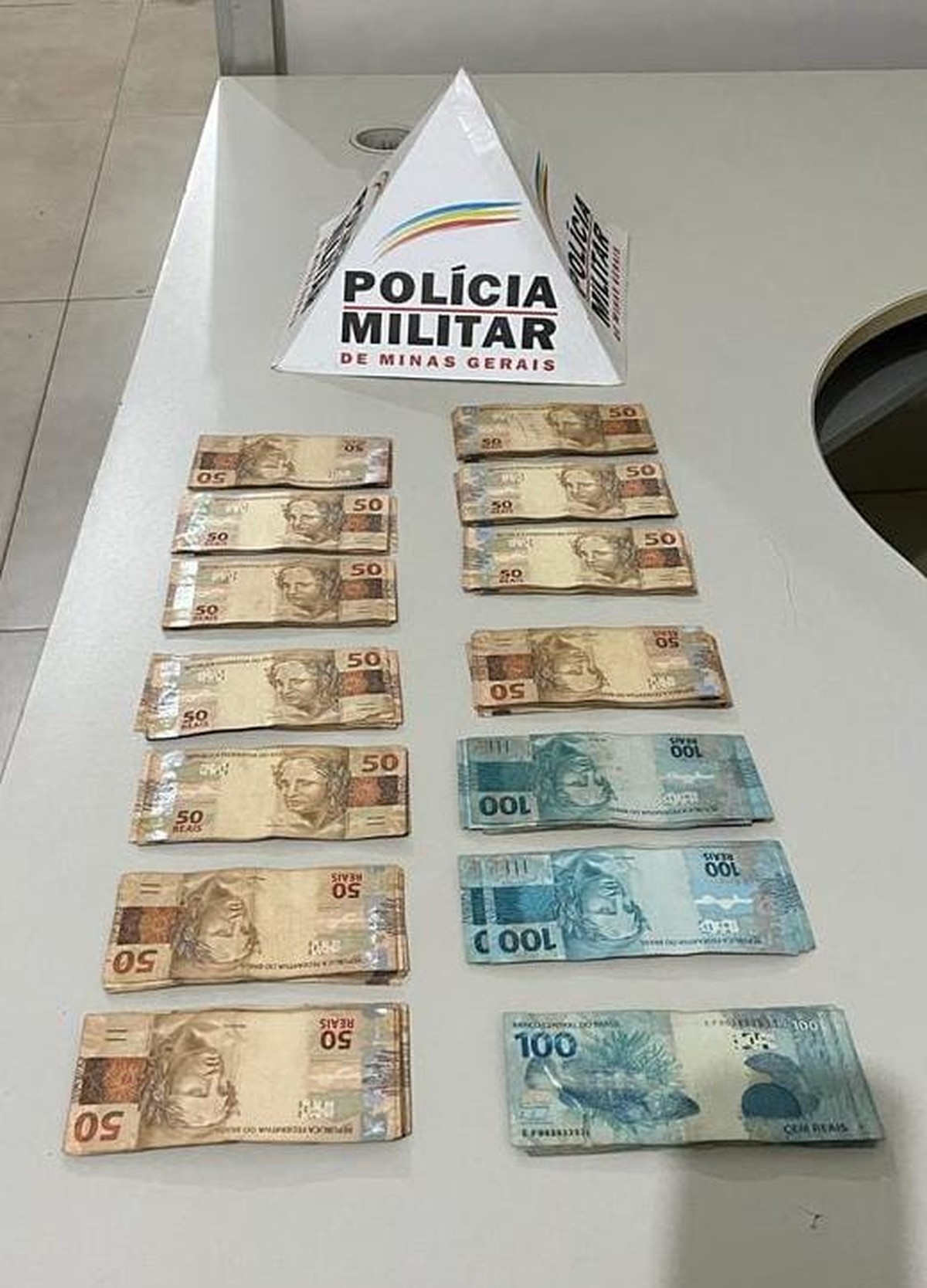 Homem frauda cheque de R$ 2.245 e saca mais de R$ 12 mil em Montes Claros, diz polícia