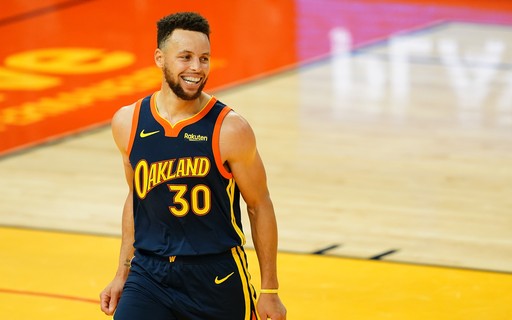 Stephen Curry encabeça lista de mais bem pagos da NBA nesta temporada