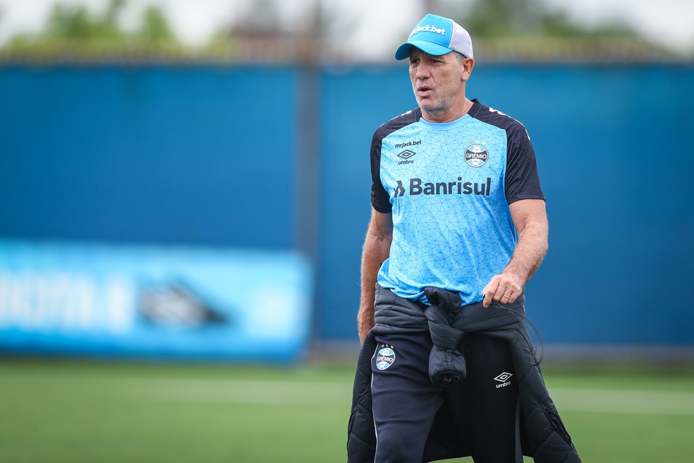 Grêmio planeja viagem ao Rio de Janeiro para renovar com Renato