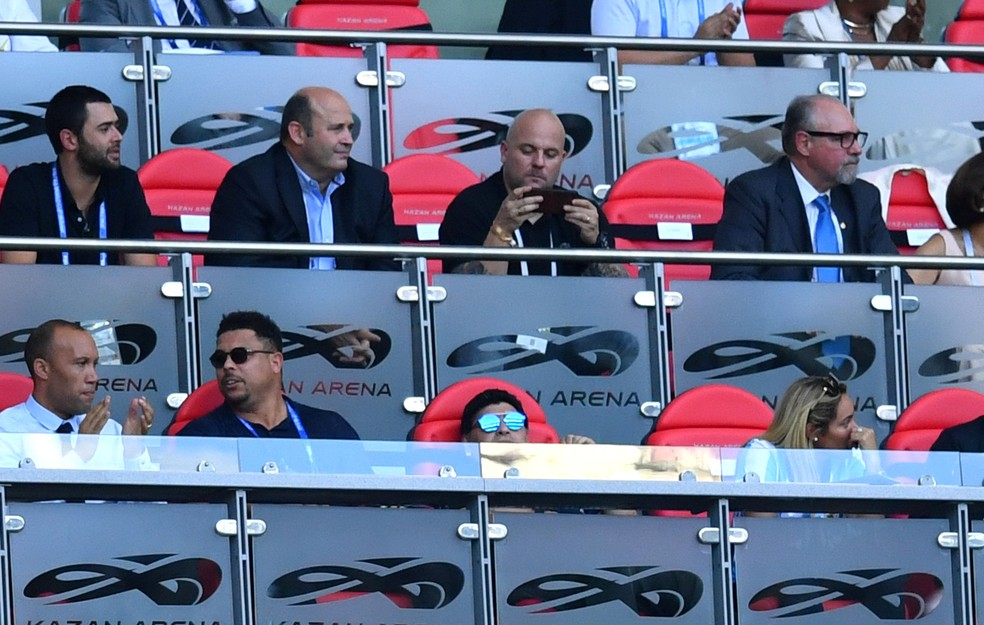 Melhor descansar mesmo, Maradona, a volta para casa vai ser longa (Foto: REUTERS/Dylan Martinez)