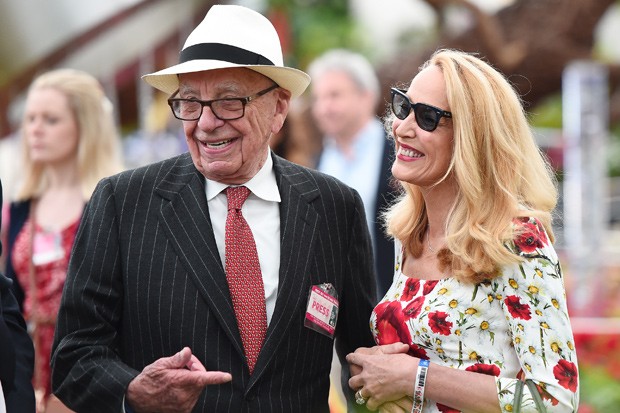 Rupert Murdoch e sua atual esposa, Jerry Hall (Foto: Eamonn M. McCormack/Getty Images)