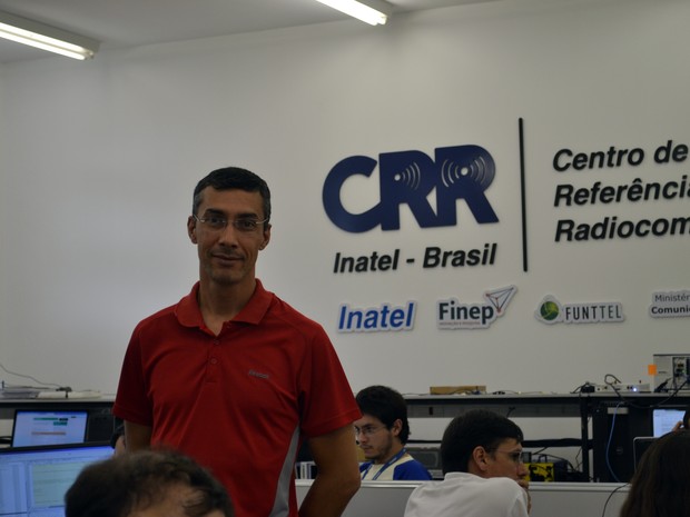 Luciano Leonel Mendes: coordenador de pesquisa do Centro de Referência em Radiocomunicações do Inatel, Santa Rita do Sapucaí, tecnologia 5G (Foto: Daniela Ayres/G1)