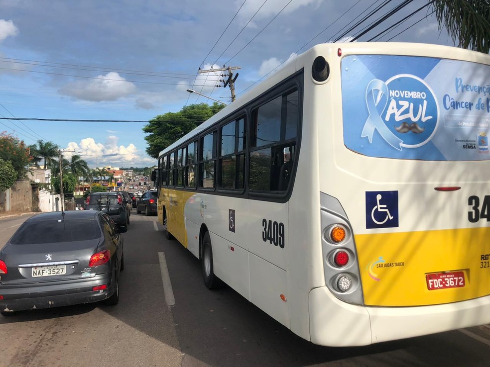 RBTrans aumentou a frota de ônibus nos domingos de aplicação das provas do Enem  — Foto: Ana Paula Xavier/Rede Amazônica Acre