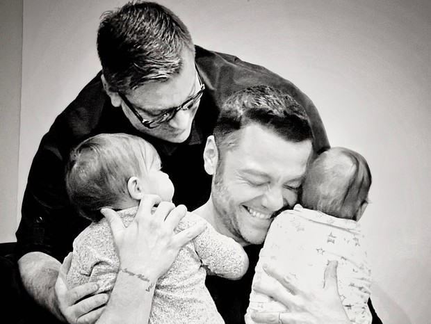 Tiziano Ferro e Tiziano Ferro são pais de  (Foto: Reprodução/Instagram)