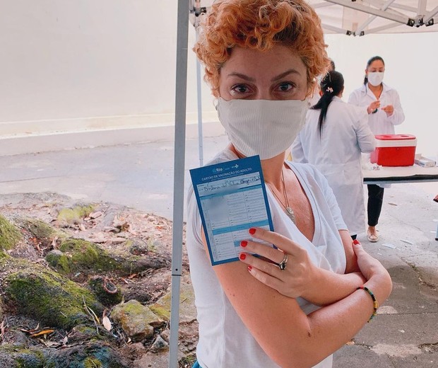 Bárbara Borges é vacinada contra a Covid-19 (Foto: Reprodução/Instagram)