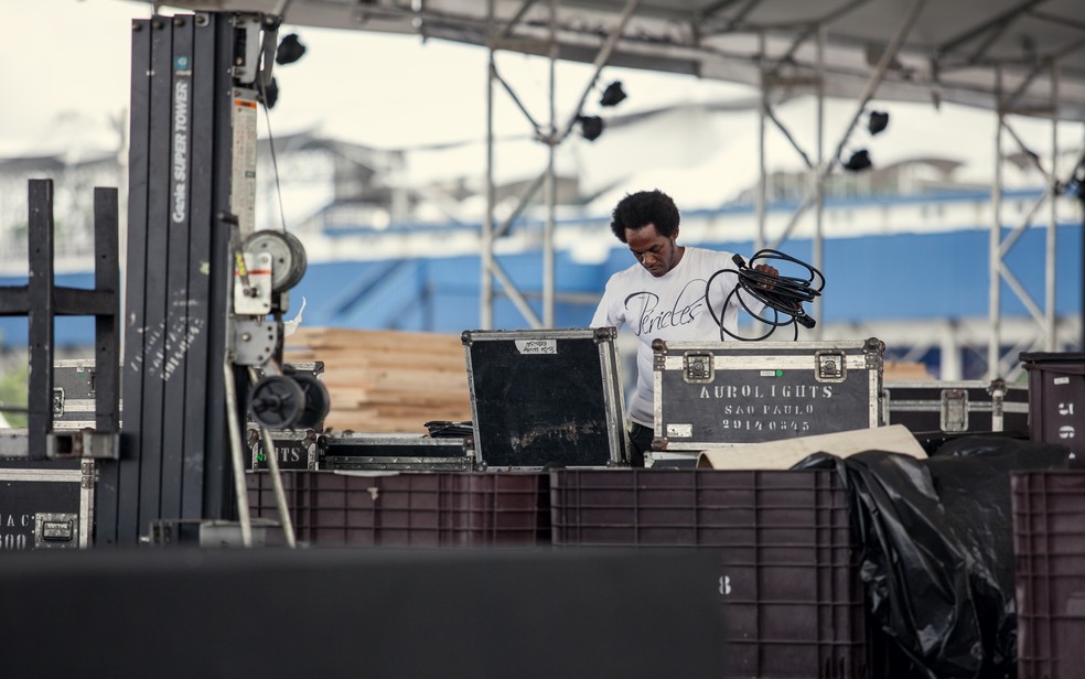 A&ccedil;&atilde;o visa ajudar artistas, dan&ccedil;arinos, promoters, t&eacute;cnicos de som e ilumina&ccedil;&atilde;o, carregadores, produtores, roadies e outros &mdash; Foto: Marcelo Brandt/G1