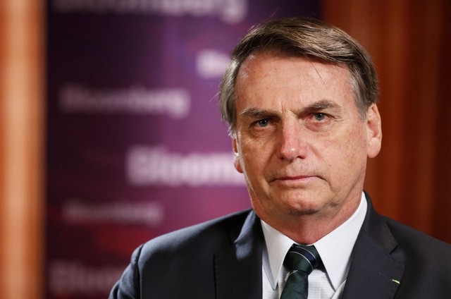 Um tu&iacute;te porn&ocirc; que constrange o governo