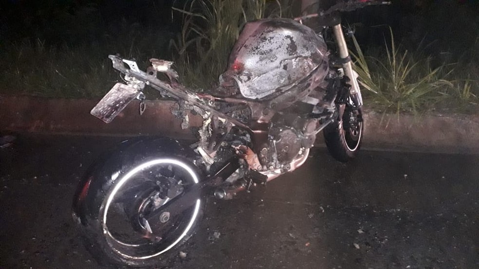 Motociclista morre em acidente na Rodovia João Leme dos Santos, em Salto de Pirapora (SP) — Foto: Polícia Militar Rodoviária/Divulgação