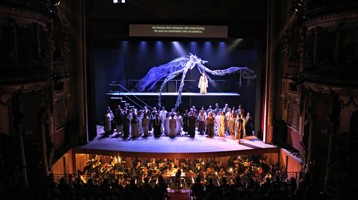 G1 - Público lota teatro para abertura do 19º Festival Amazonas de Ópera - notícias em Amazonas