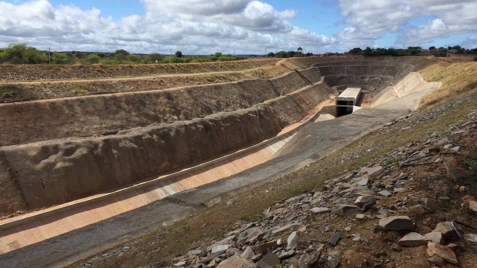 Trecho da obra de transposição do Rio São Francisco no município de Penaforte, interior do Ceará, que será inaugurado nesta sexta-feira (26) pelo presidente Jair Bolsonaro — Foto: Wagner Mendes/SVM