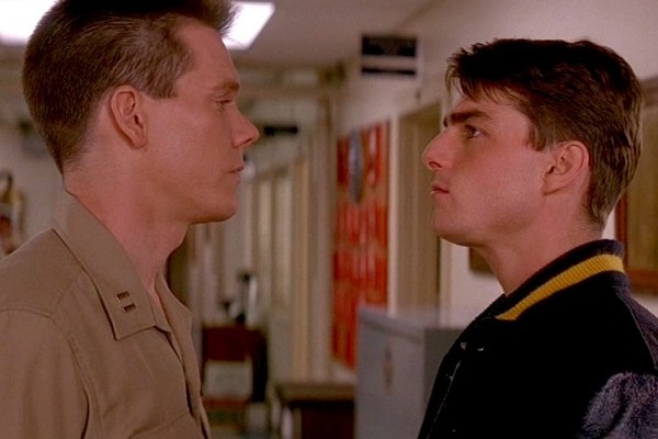 Kevin Bacon e Tom Cruise em cena de Questão de Honra (1992) (Foto: Reprodução)