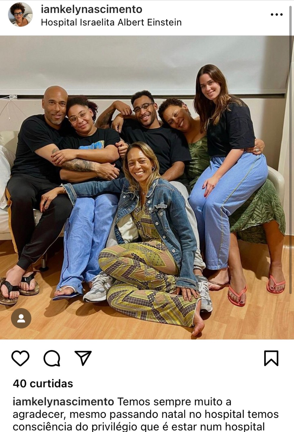 Filha de Pel posta foto no hospital — Foto: Reproduo