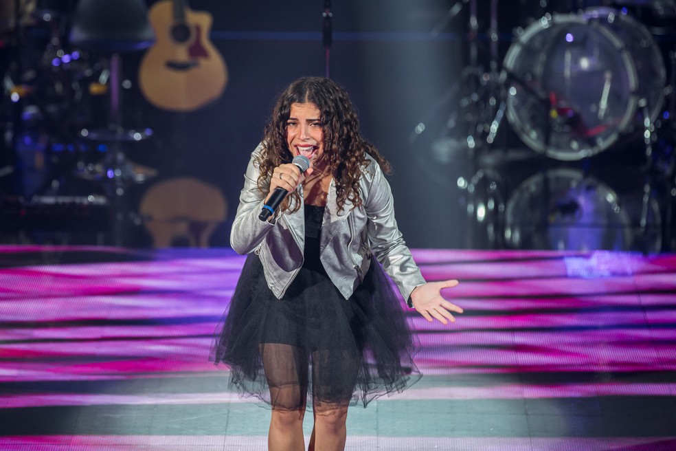 Apresentação de Lúcia Muniz ganha curtida de Pitty e ...