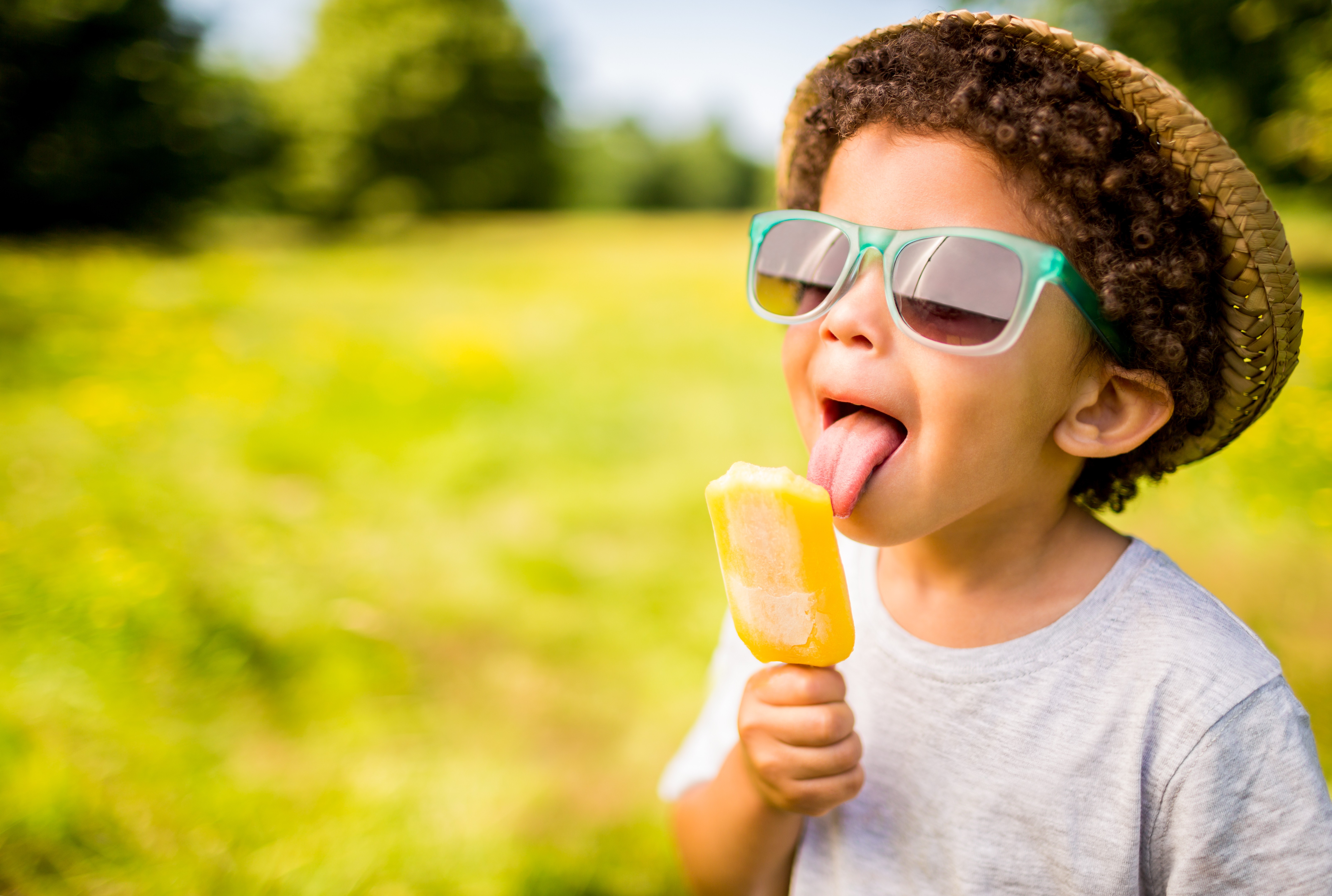?Como manter a alimentação e a hidratação das crianças em dia no calor? (Foto: Getty Images)