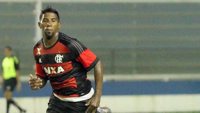 Rodinei vence enquete do lance mais bonito da 2ª rodada do Brasileirão