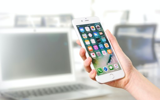 Онлайн порно видео: Мас әке кішкентай қызын қалаған жерінде сиқытқан.