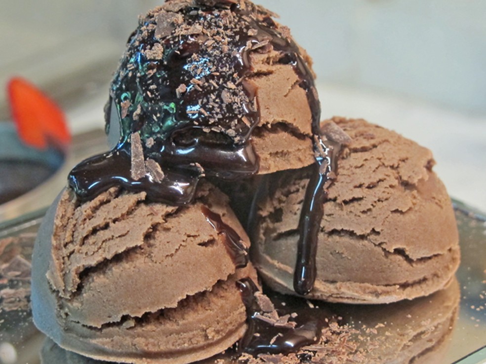Sorvete De Chocolate Com Gelatina