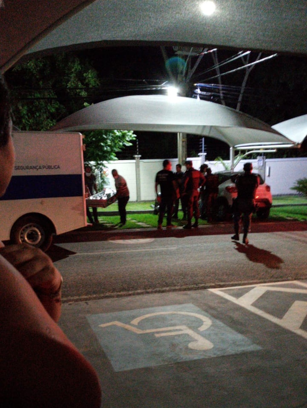 Mulher foi esfaqueada pelo ex-marido, tentou fugir e morreu em estacionamento de condomínio em Cuiabá — Foto: Arquivo pessoal