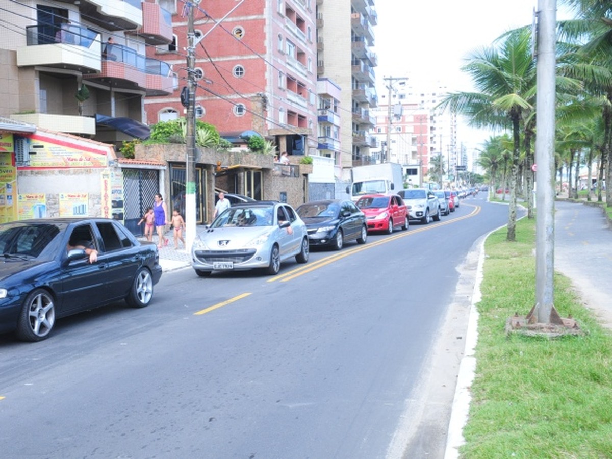 Trecho da avenida Presidente Castelo Branco, em Praia Grande, é