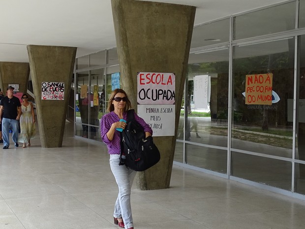 Escola Estadual Governador Milton Campos, conhecida como Estadual Central, em Belo Horizonte, está com ocupação estudantil contra a PEC 241 (Foto: Raquel Freitas/G1)